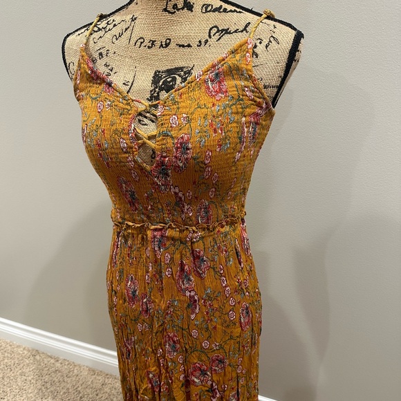 Patrons of Peace Smocked Floral Maxi Dress - Picture 2 of 9